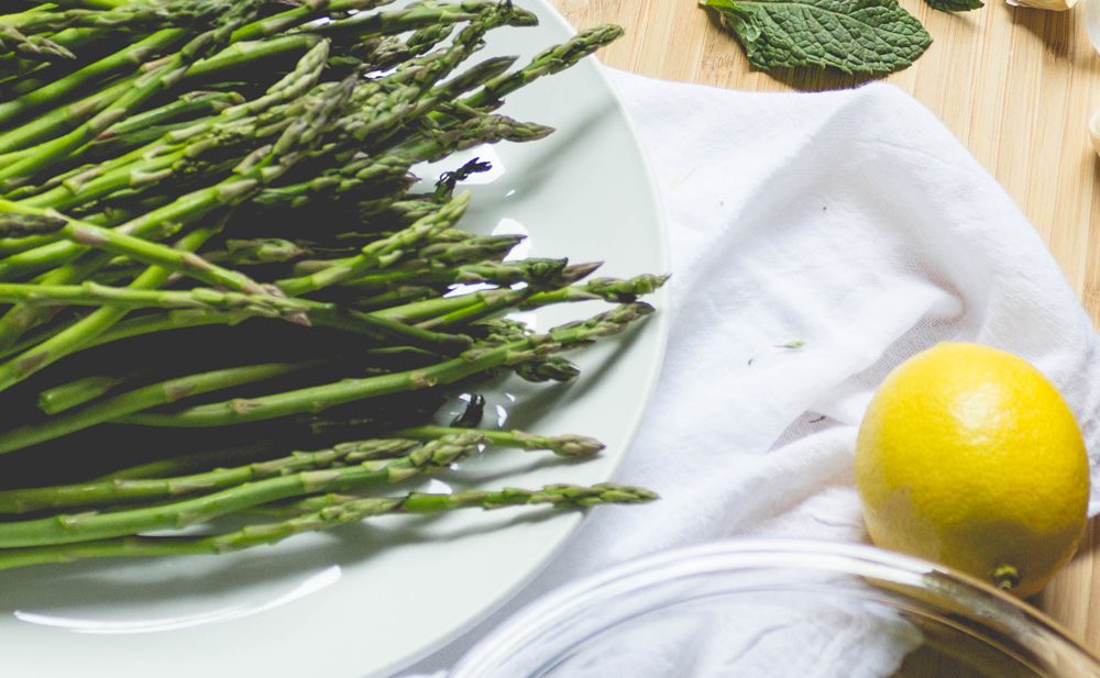 Meatless Monday: Asparagus with Mint and Lemon | SoulBeet